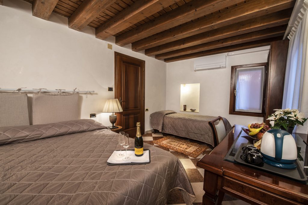 106 Triple Standard - Anzolo Palace